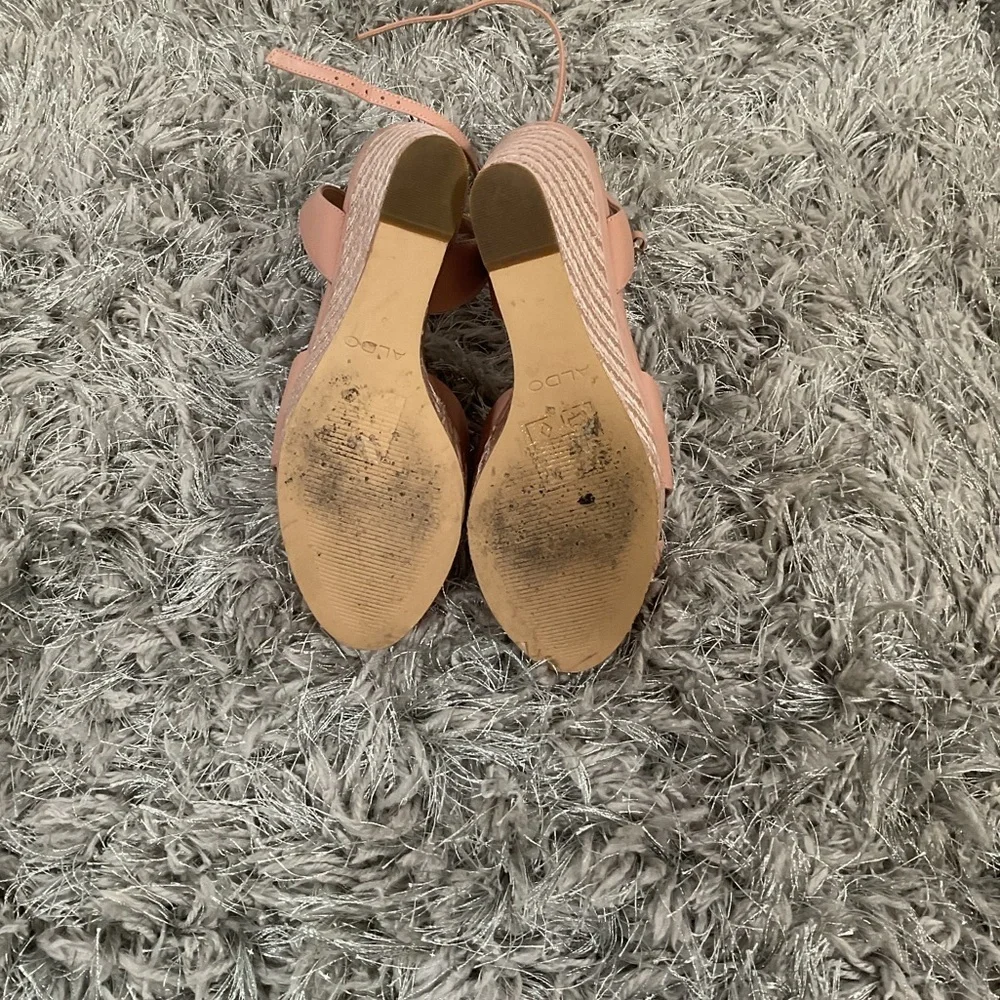 GUC ALDO Cross Strap Wedge Shoe With Textured Heel in Pink